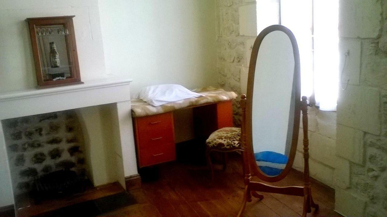 La Maison de l'Aubépin Saint-Savinien Exterior foto